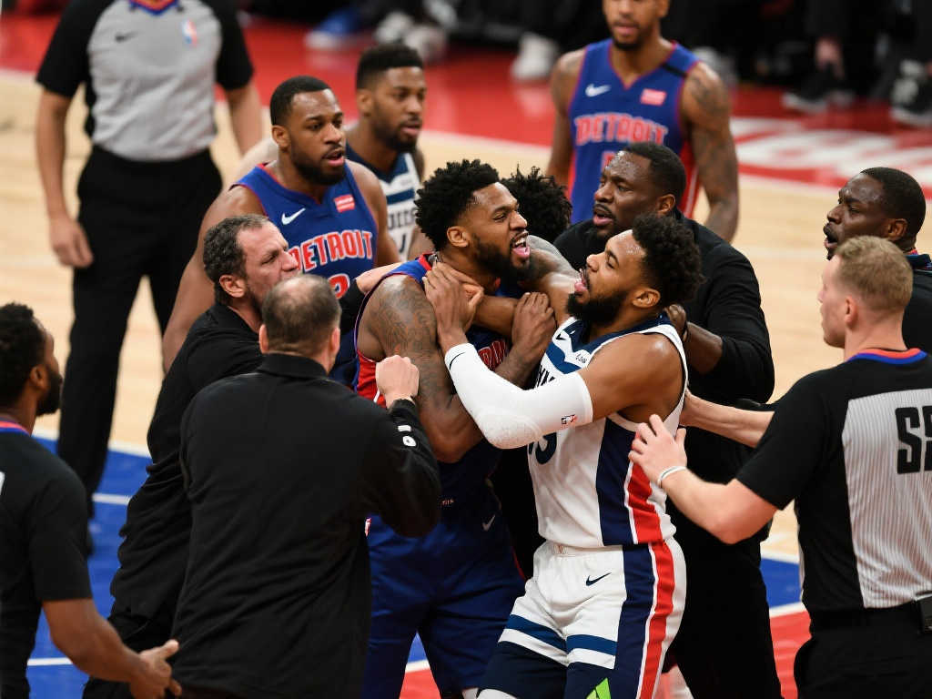 森林狼对阵活塞上演激烈冲突：扭打掐脖致7人被驱逐